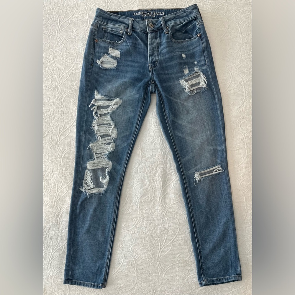 American Eagle Ripped Tomgirl Jeans